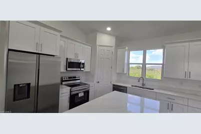 370 Chalet Ave S, Lehigh Acres, FL 33974 - Photo 31