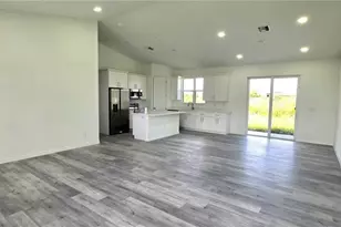 370 Chalet Ave S, Lehigh Acres, FL 33974 - Photo 5