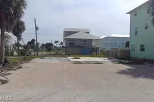 110 Washington Ave, Fort Myers Beach, FL 33931 - Photo 1
