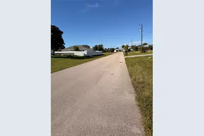 1433 SW 11th Ct, Cape Coral, FL 33991 - Photo 5