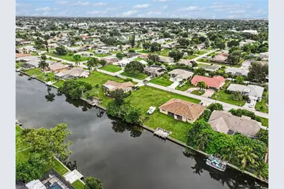 316 SE 21st Ave, Cape Coral, FL 33990 - Photo 11