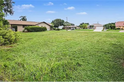 316 SE 21st Ave, Cape Coral, FL 33990 - Photo 3