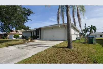 909 SE 27th Ter, Cape Coral, FL 33904 - Photo 3