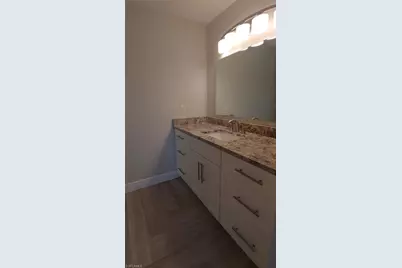 909 SE 27th Ter, Cape Coral, FL 33904 - Photo 17