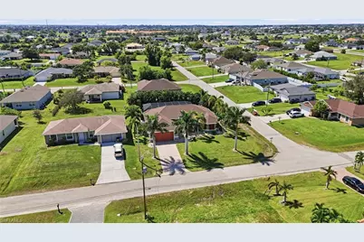 1424 NW 11th St, Cape Coral, FL 33993 - Photo 3