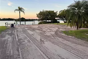 321 Shoreland Dr, Fort Myers, FL 33905 - Photo 1