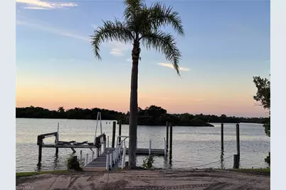 321 Shoreland Dr, Fort Myers, FL 33905 - Photo 7