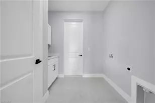 2611 39th St SW, Lehigh Acres, FL 33976 - Photo 37