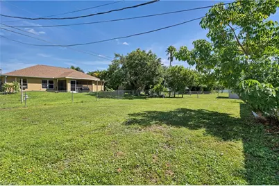 317 NE 10th St, Cape Coral, FL 33909 - Photo 3