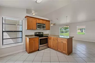 317 NE 10th St, Cape Coral, FL 33909 - Photo 13