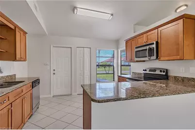 317 NE 10th St, Cape Coral, FL 33909 - Photo 11