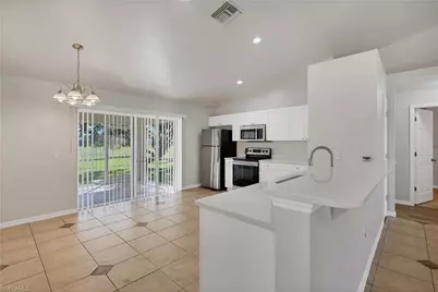 2035 NE 8th Pl, Cape Coral, FL 33909 - Photo 11