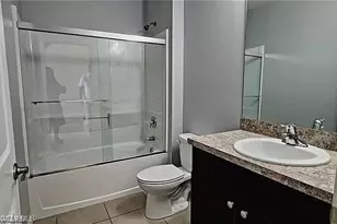 2625 Manzilla Ln, Cape Coral, FL 33909 - Photo 17
