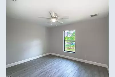 919 NE 35th Ln, Cape Coral, FL 33909 - Photo 13