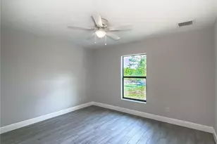 919 NE 35th Ln, Cape Coral, FL 33909 - Photo 13