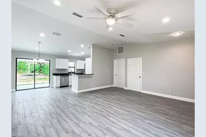 919 NE 35th Ln, Cape Coral, FL 33909 - Photo 3