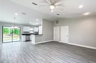 919 NE 35th Ln, Cape Coral, FL 33909 - Photo 3