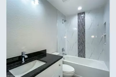 919 NE 35th Ln, Cape Coral, FL 33909 - Photo 11