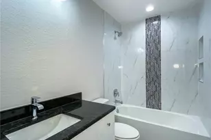 919 NE 35th Ln, Cape Coral, FL 33909 - Photo 11