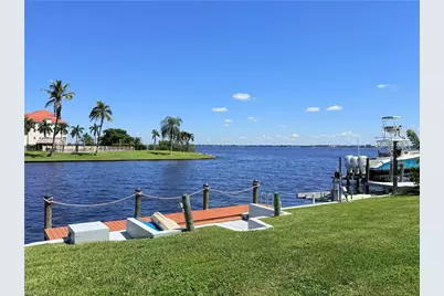 2025 SE 44th St, Cape Coral, FL 33904 - Photo 7