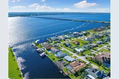 2025 SE 44th St, Cape Coral, FL 33904 - Photo 1