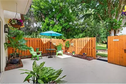 1428 Park Shore Cir #4, Fort Myers, FL 33901 - Photo 9