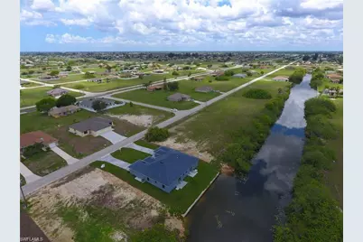 1315 NE 8th Pl, Cape Coral, FL 33909 - Photo 15