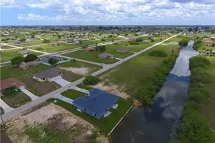 1315 NE 8th Pl, Cape Coral, FL 33909 - Photo 15