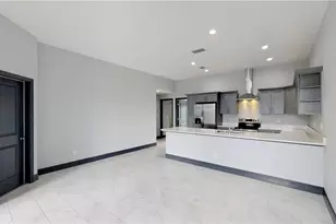 1315 NE 8th Pl, Cape Coral, FL 33909 - Photo 5