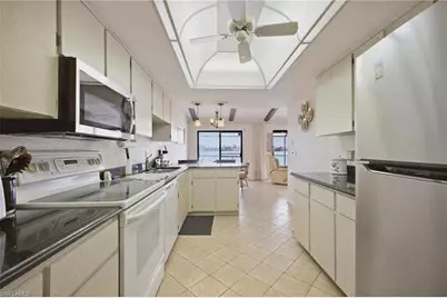 301 SE 18th Ave, Cape Coral, FL 33990 - Photo 9
