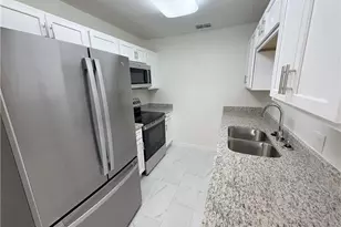 3225 E Riverside Dr, Fort Myers, FL 33916 - Photo 3