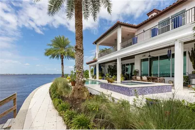 911 Aqua Ln, Fort Myers, FL 33919 - Photo 49