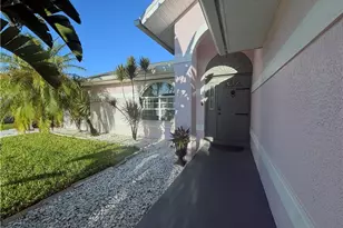 1943 SE 8th Pl, Cape Coral, FL 33990 - Photo 7