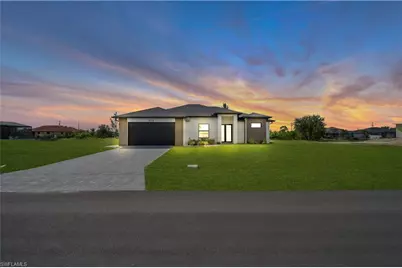 928 NE 1st Pl, Cape Coral, FL 33909 - Photo 1