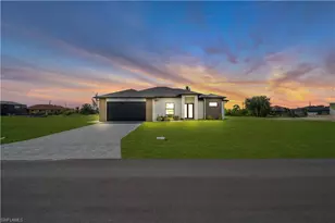 928 NE 1st Pl, Cape Coral, FL 33909 - Photo 1