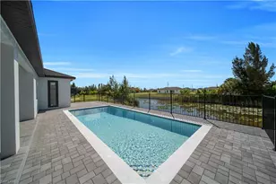 928 NE 1st Pl, Cape Coral, FL 33909 - Photo 33