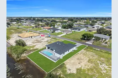 928 NE 1st Pl, Cape Coral, FL 33909 - Photo 37