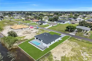 928 NE 1st Pl, Cape Coral, FL 33909 - Photo 37