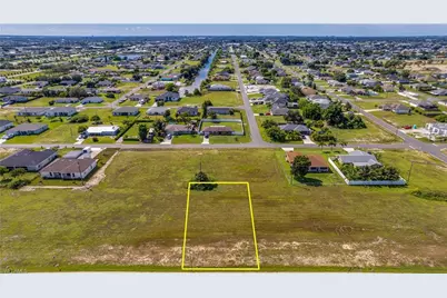 1316 Diplomat Pkwy E, Cape Coral, FL 33909 - Photo 11