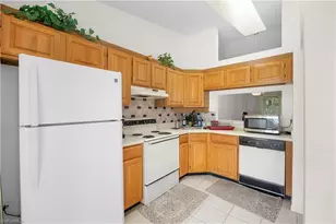 9629 Windsor Club Cir, Fort Myers, FL 33905 - Photo 5