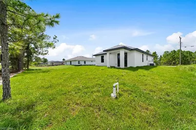 1025 Marshall Ave S, Lehigh Acres, FL 33974 - Photo 25