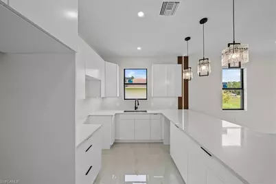 1025 Marshall Ave S, Lehigh Acres, FL 33974 - Photo 5