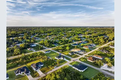2621 40th St W, Lehigh Acres, FL 33971 - Photo 9