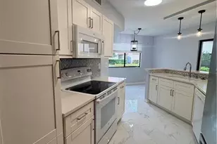 47 Bennington Dr, Naples, FL 34104 - Photo 3