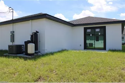 1348 NW 13th Pl, Cape Coral, FL 33993 - Photo 5
