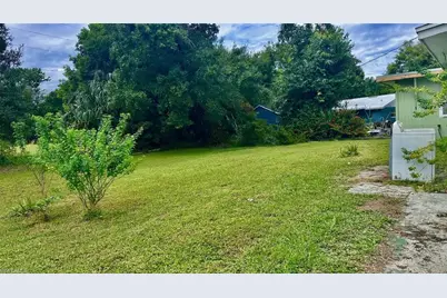 24 Seminole Ct, Fort Myers, FL 33916 - Photo 3