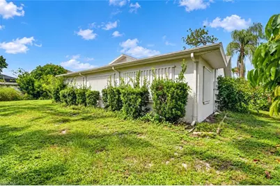 2265 Crystal Dr, Fort Myers, FL 33907 - Photo 25
