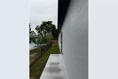 5617 10th Ave, Fort Myers, FL 33907 - Photo 7