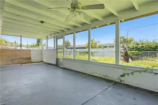 322 NE 11th Pl, Cape Coral, FL 33909 - Photo 11