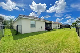 2571 Laurentina Ln, Cape Coral, FL 33909 - Photo 9